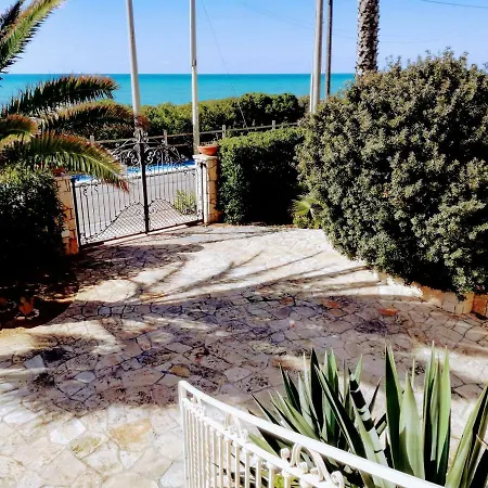 Indipendente Fronte Mare Nyaraló Torre Suda