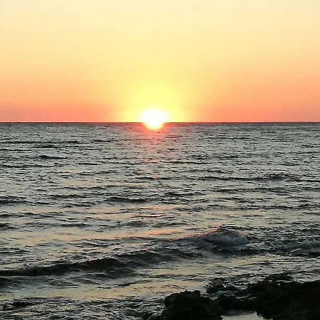 Indipendente Fronte Mare Nyaraló Torre Suda